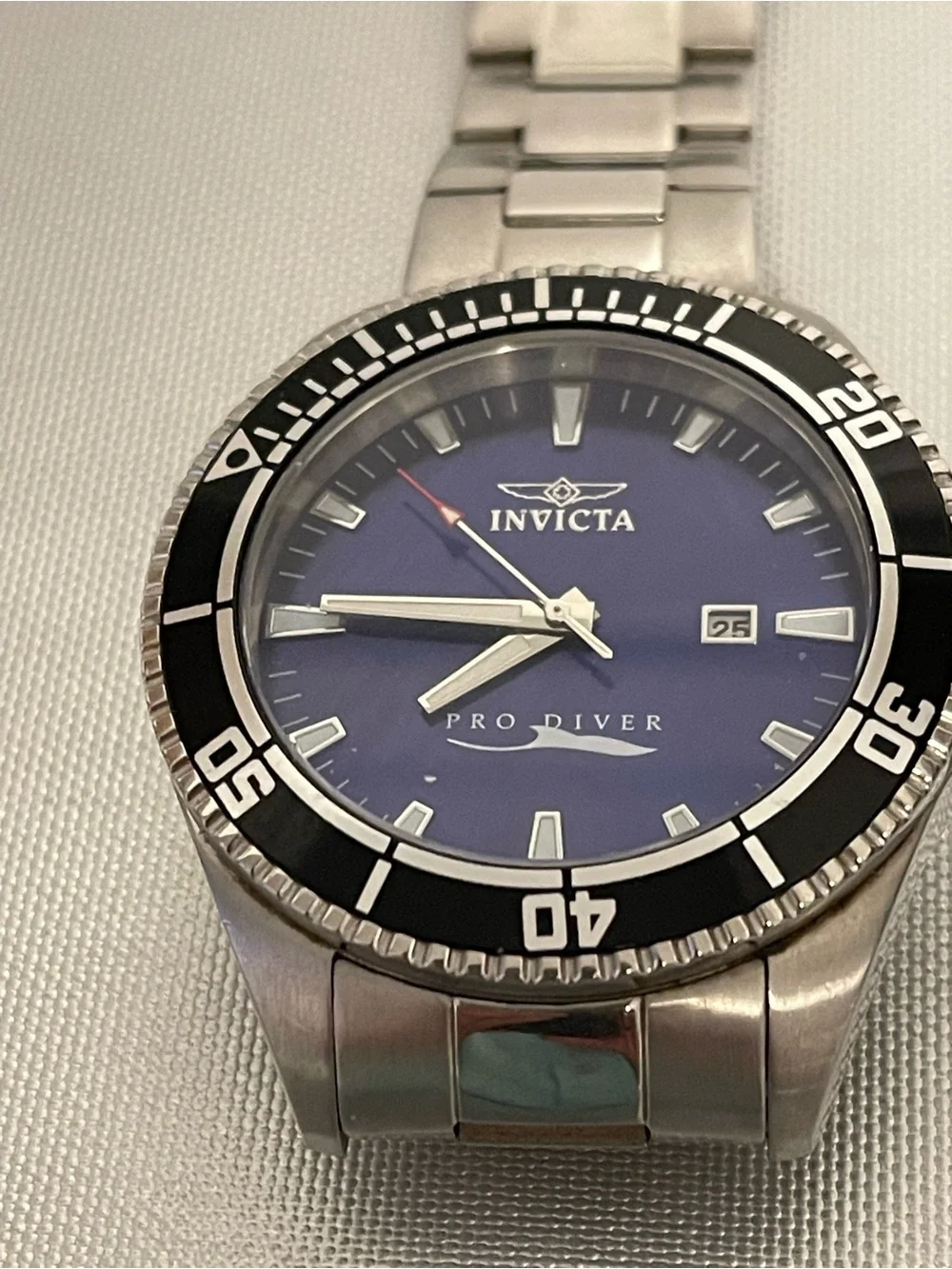 Invicta Stainless Steel Pro Diver Watch , 15184 Blue Face VGC Need Battery